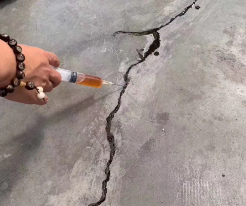 鸡东混凝土裂缝修补技术详解​